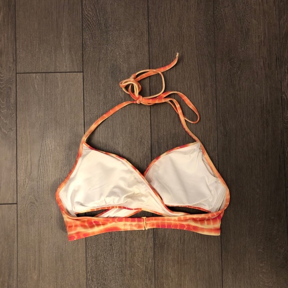 VS Pink Cross Front Bikini Top - Picture 2 of 6